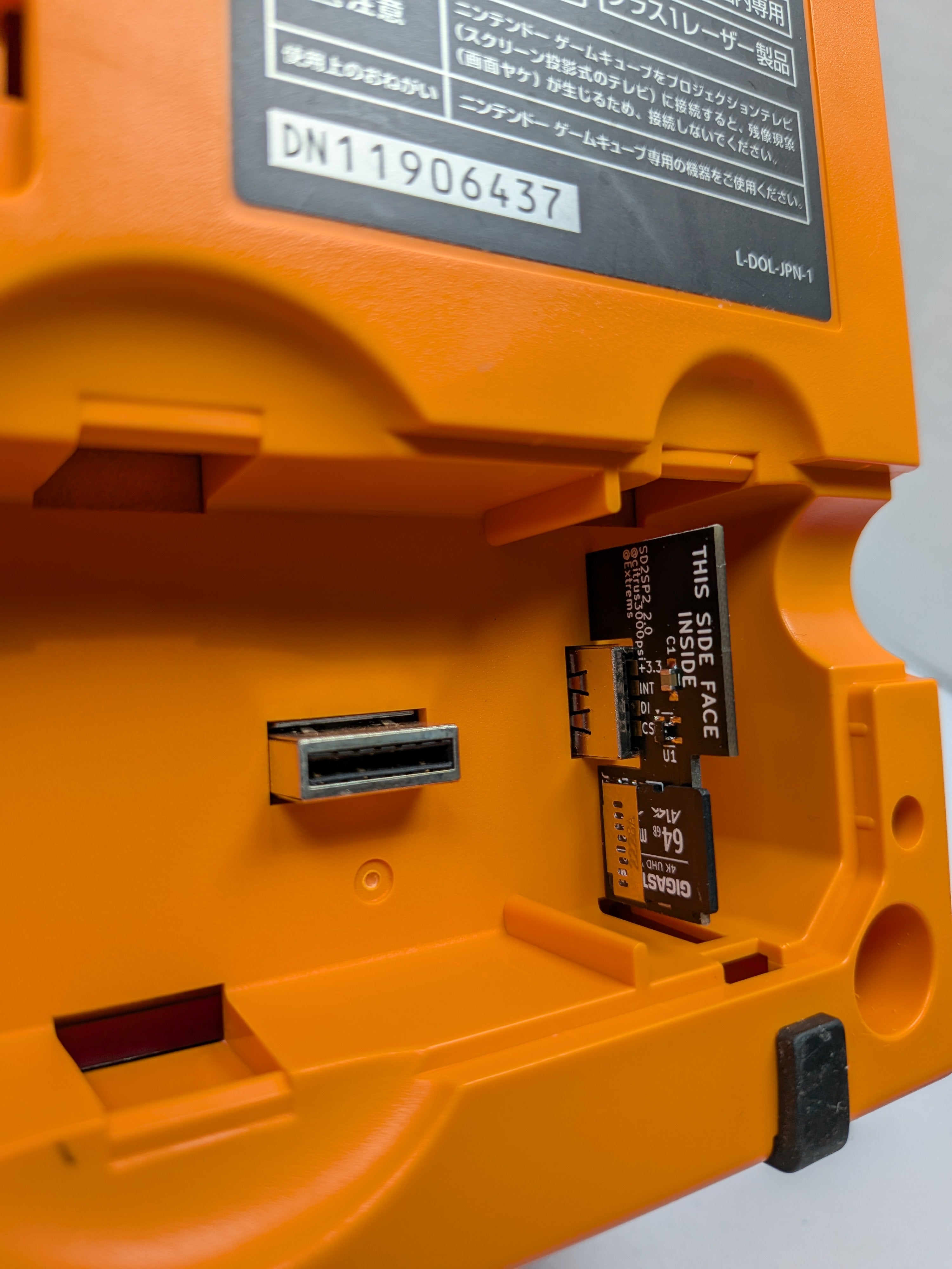 Nintendo Gamecube - Spice Orange - Noctua Fan Mod + PicoBoot Drive Delete + RGB LEDs